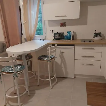 Pool,beach,garden,parking Free,4 Travelers *