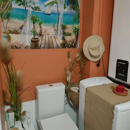 Pool,beach,garden,parking Free,4 Travelers Apartment *